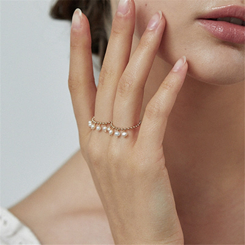 Tiny Pearl Pendant Chain Ring