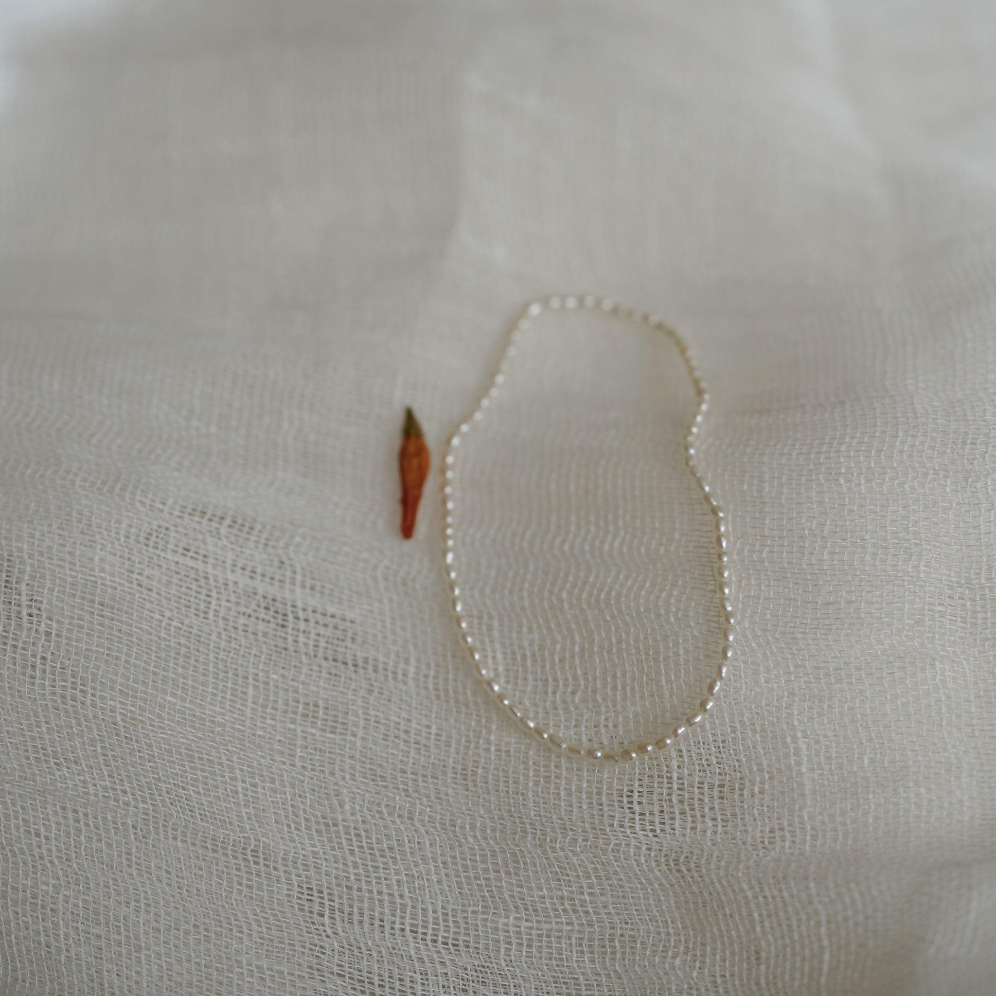 Bracelet de cheville en perles minuscules