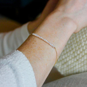Bracelet de petites perles fait à la main